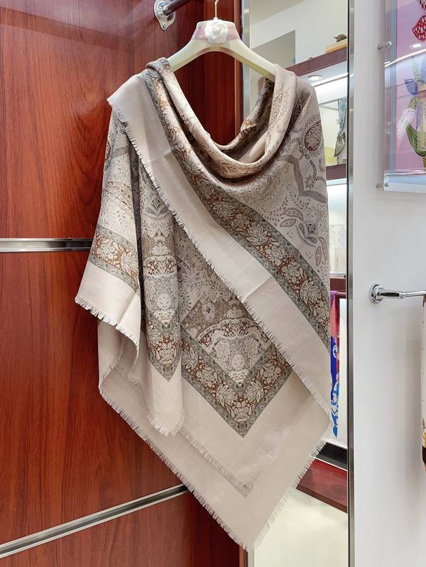 Loro Piana Scarf LPC00062 Loro Piana Scarf LPC00062
